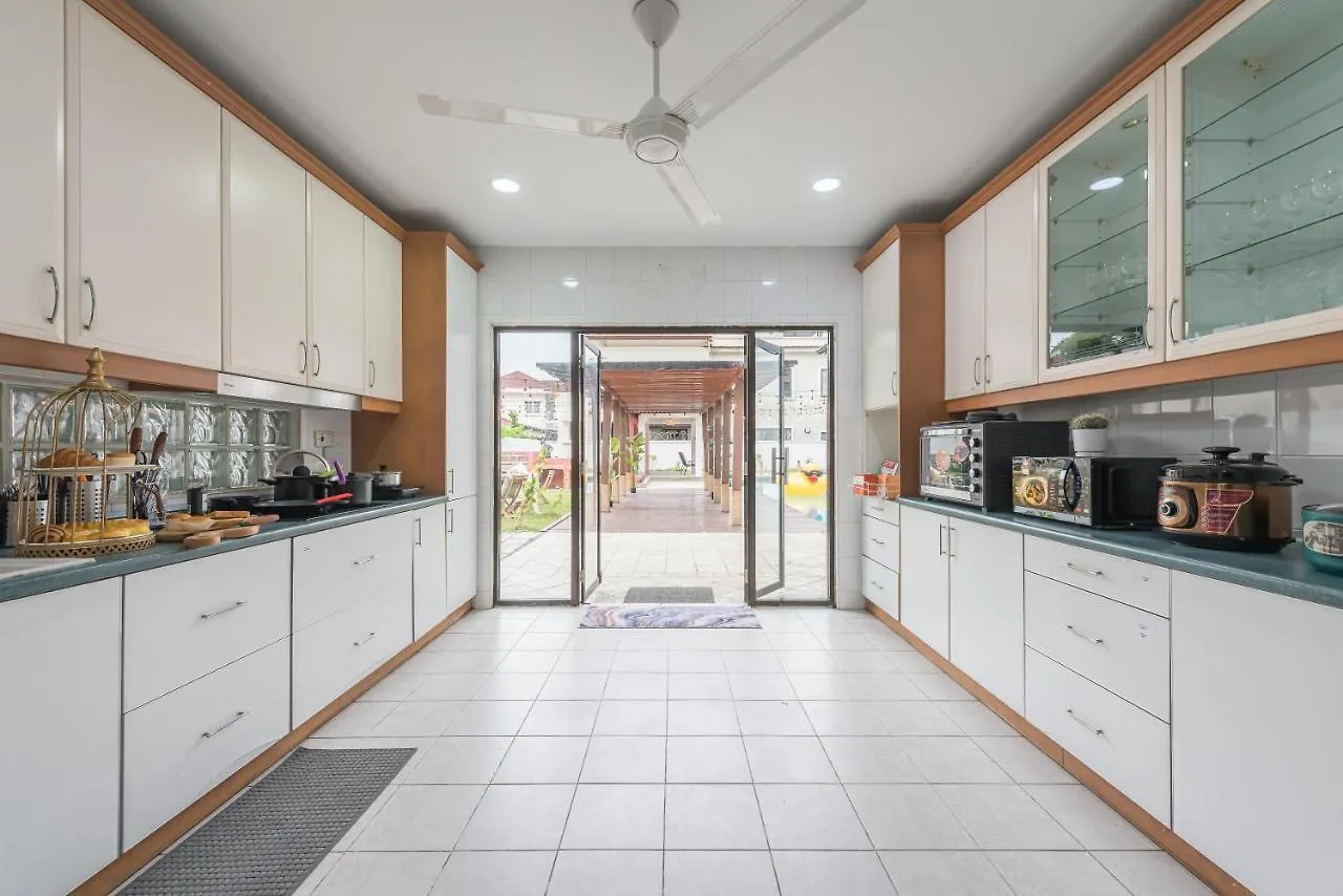 Tropical Bliss Luxe 5Br 30Pax Private Pool Villa Kl By Verano Kuala Lumpur