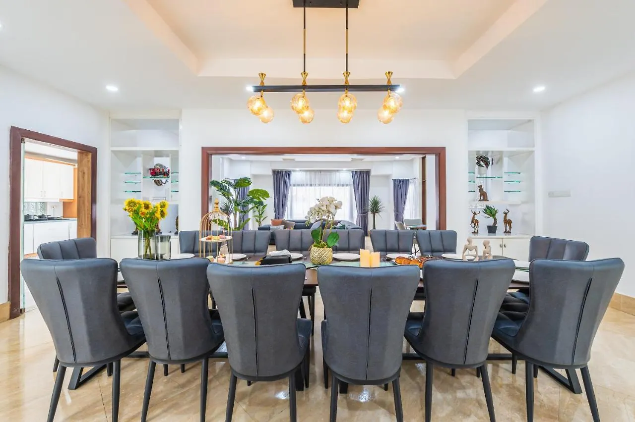 Tropical Bliss Luxe 5Br 30Pax Private Pool Villa Kl By Verano Kuala Lumpur